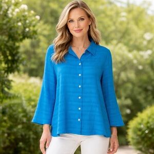 Chico’s blue button up XL shirt classic business casual stretchy